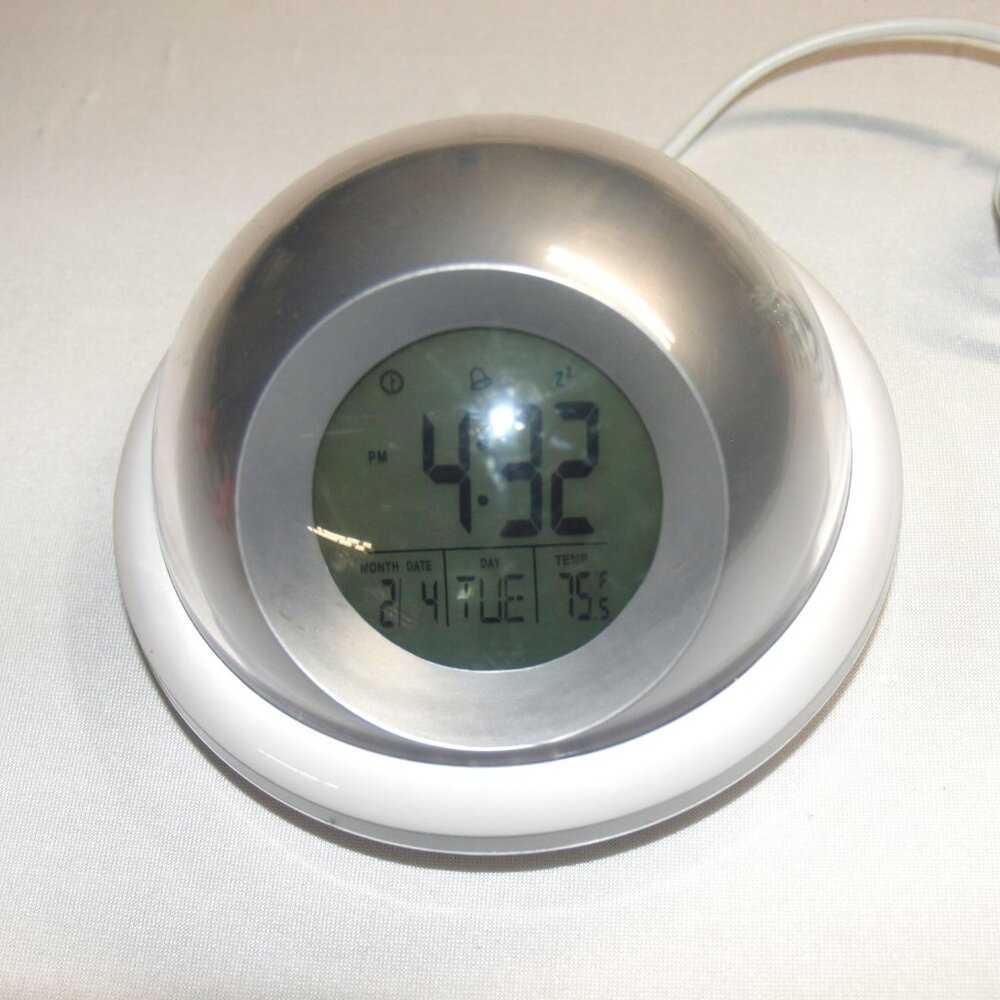 tech toyz Clock Date Temperature with 4 USB charging connectors Space Age Modern
